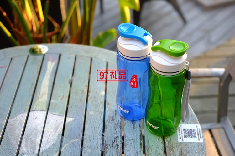 時尚便攜防漏杯  抗摔杯子  運(yùn)動水杯 塑料杯